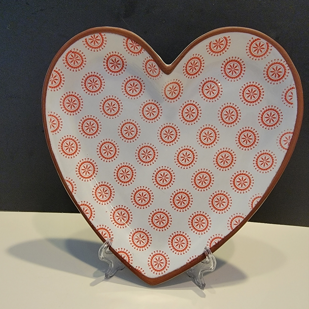 Boston International-Red Cherry Dot Terracotta Heart Plate-BAC18715